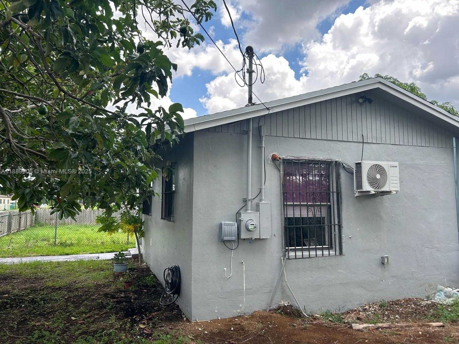 Small Image of 430 SOUTH WEST 6TH ST, Homestead Number 2