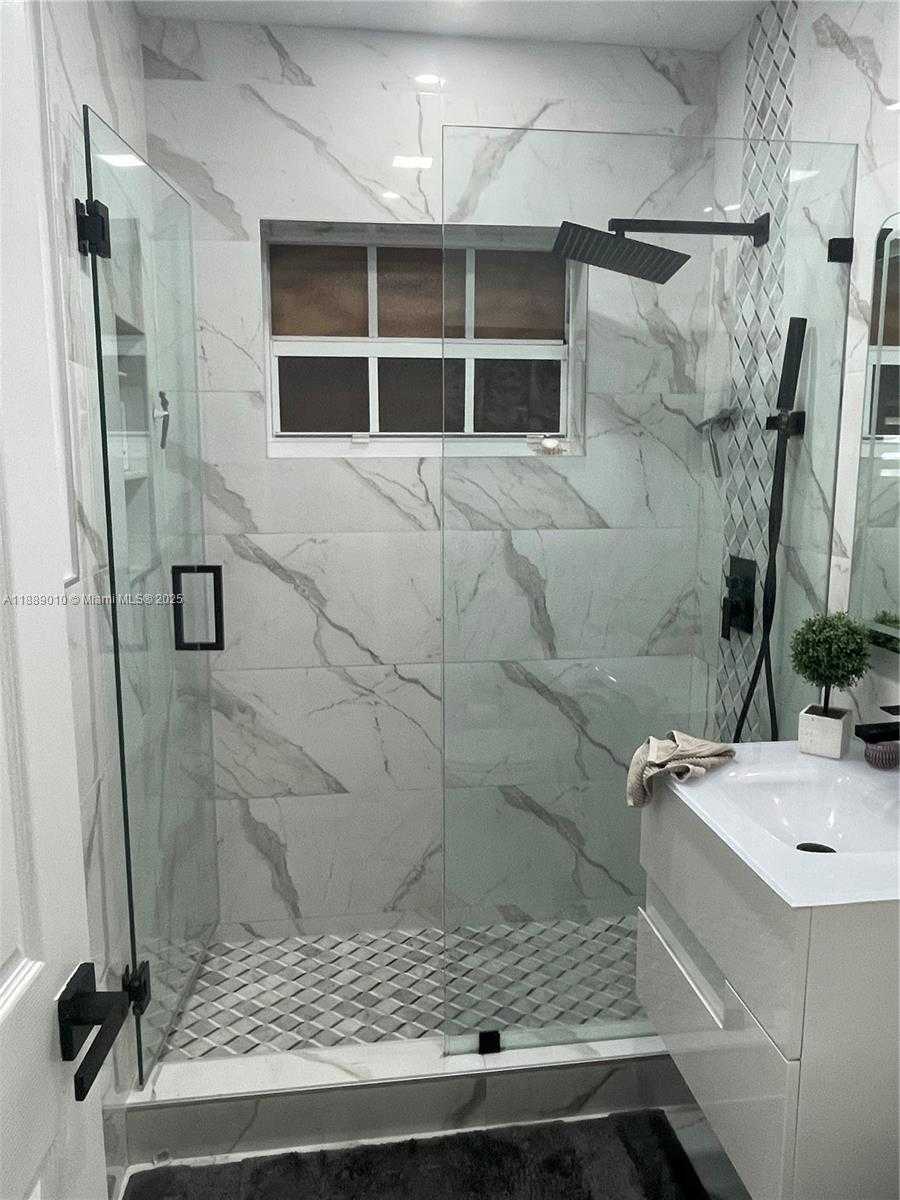 Small Image of 390 EAST 53RD ST, Hialeah Number 12