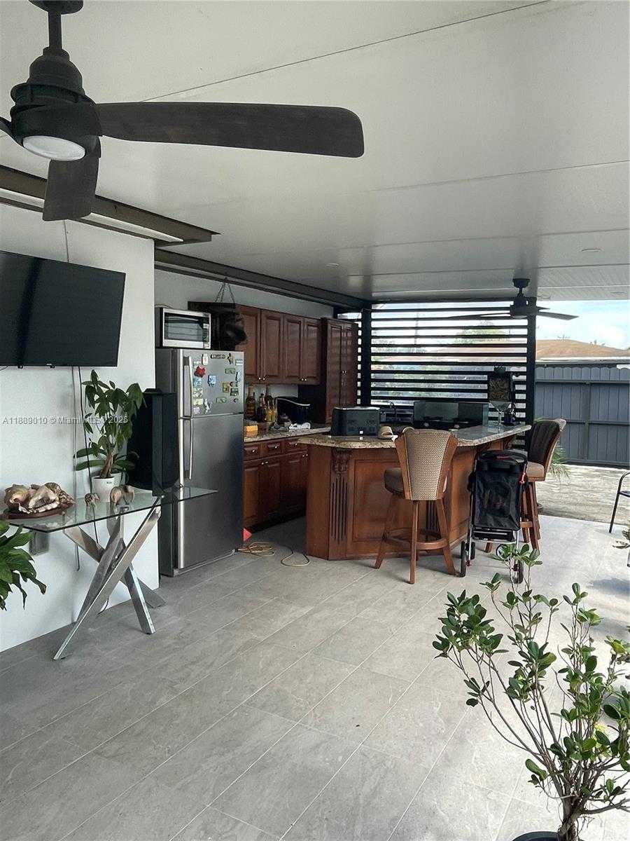 Small Image of 390 EAST 53RD ST, Hialeah Number 23