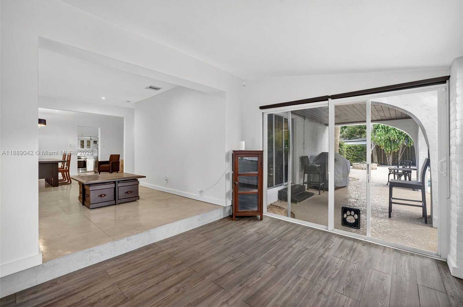 Small Image of 716 COCONUT DR, Fort Lauderdale Number 11