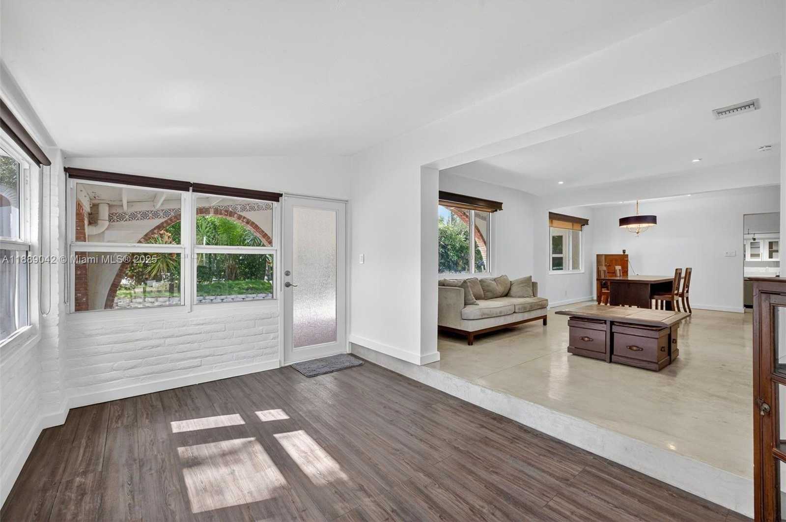 Small Image of 716 COCONUT DR, Fort Lauderdale Number 12