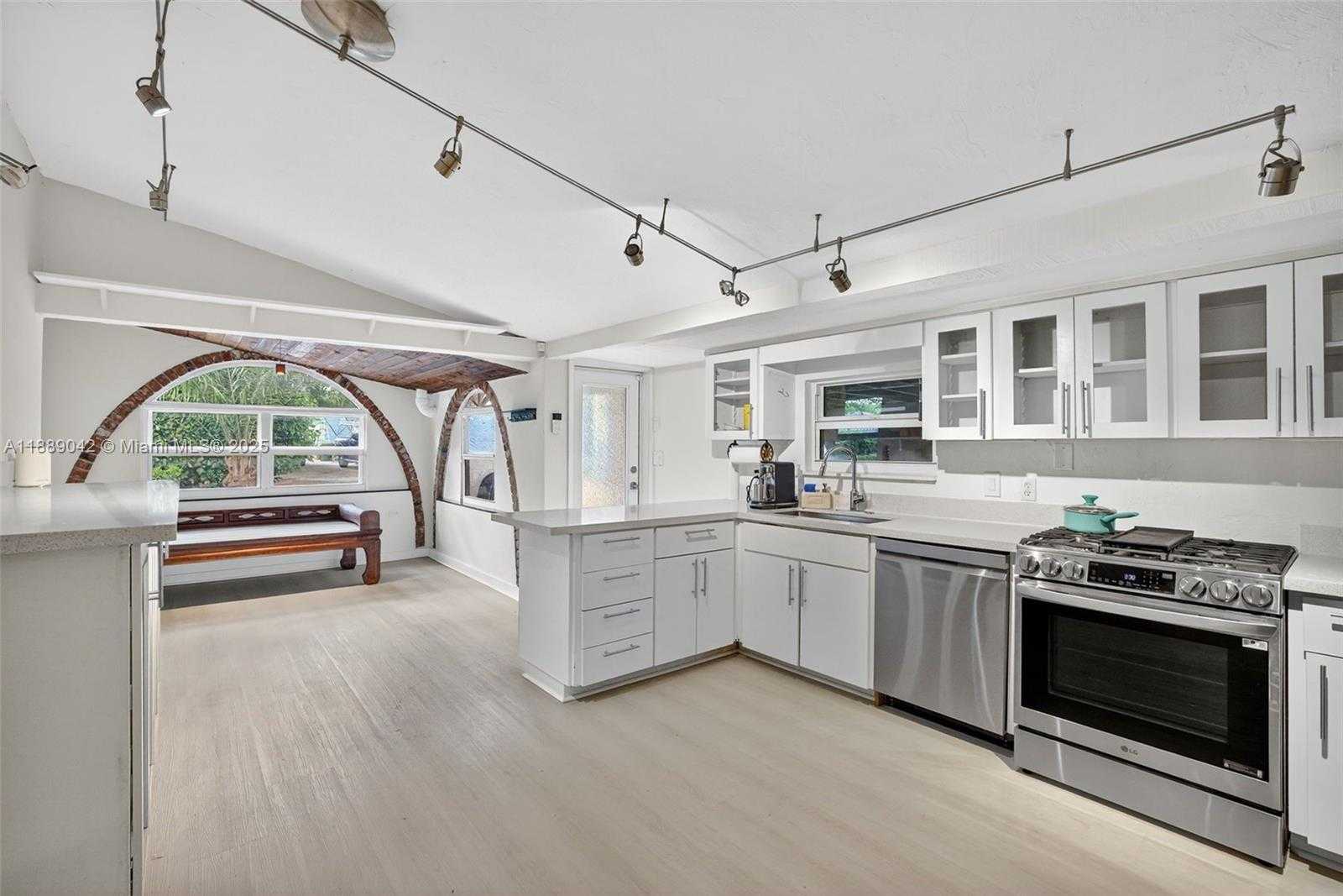 Small Image of 716 COCONUT DR, Fort Lauderdale Number 22