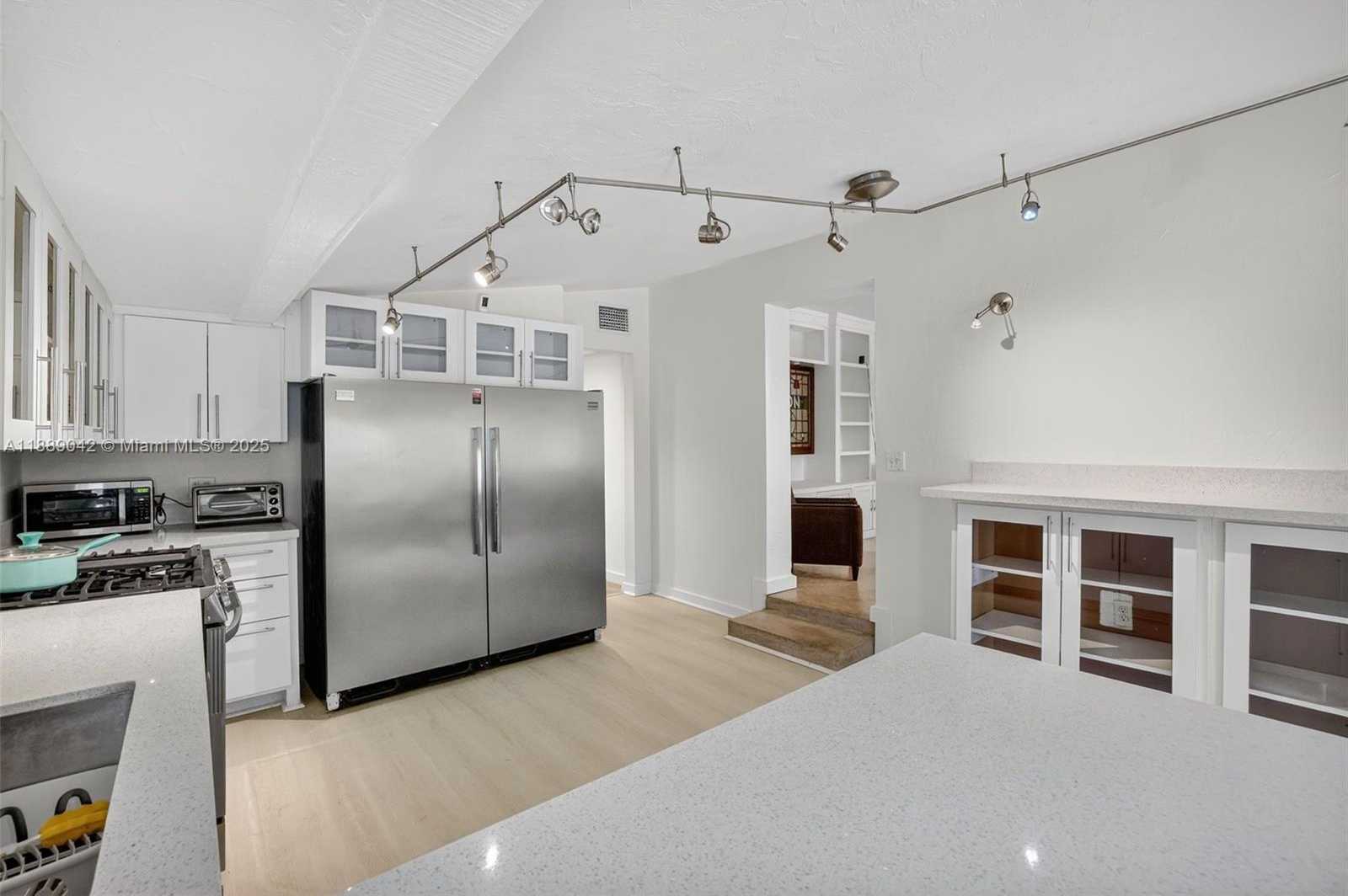 Small Image of 716 COCONUT DR, Fort Lauderdale Number 26