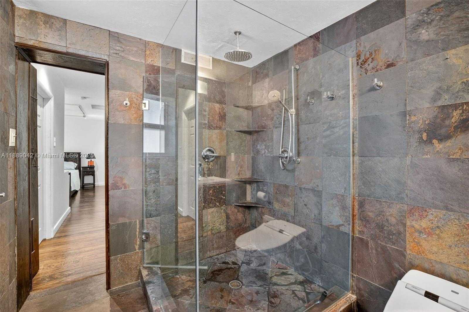 Small Image of 716 COCONUT DR, Fort Lauderdale Number 35
