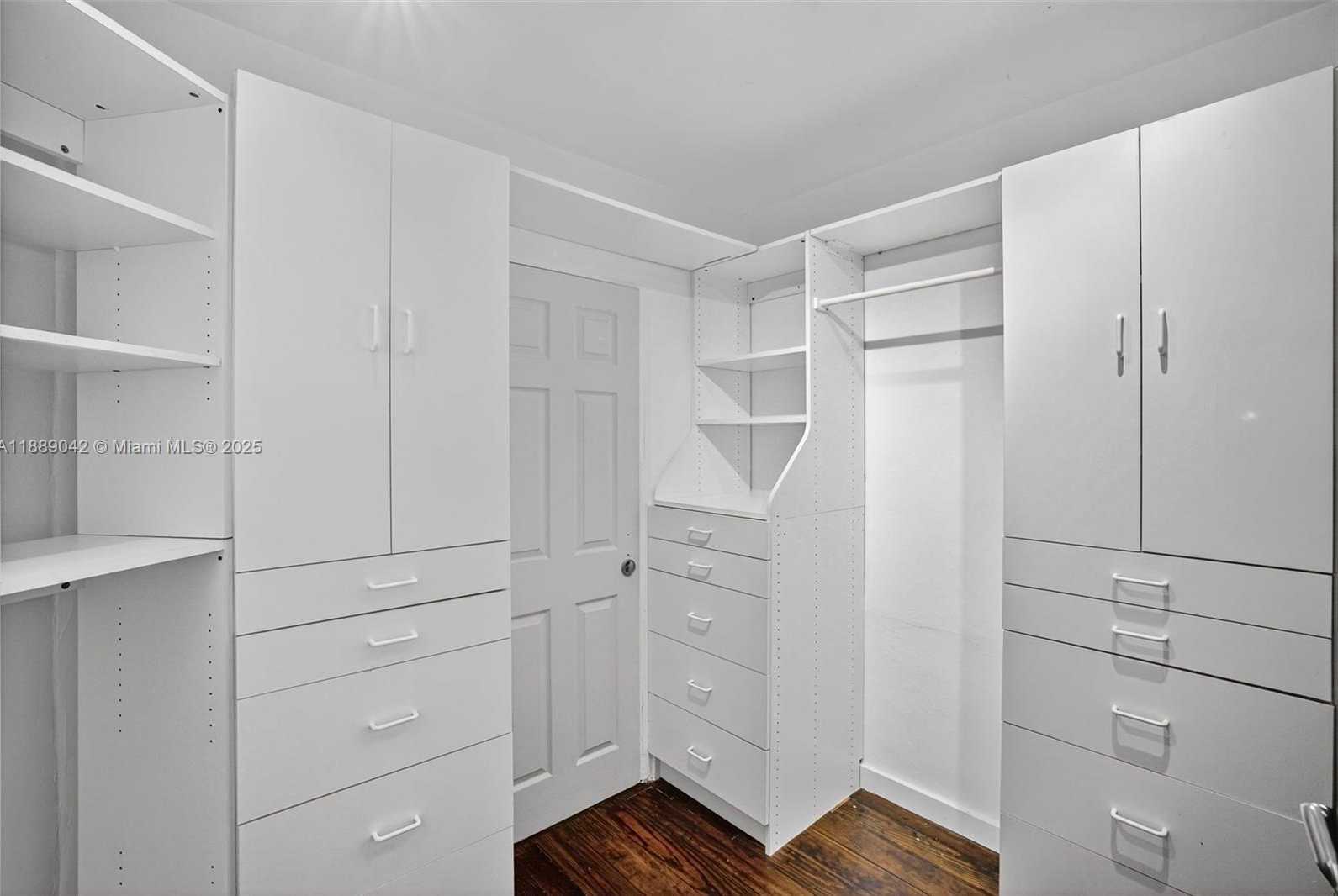 Small Image of 716 COCONUT DR, Fort Lauderdale Number 36