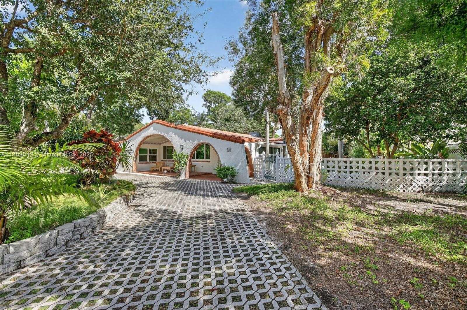 Small Image of 716 COCONUT DR, Fort Lauderdale Number 4