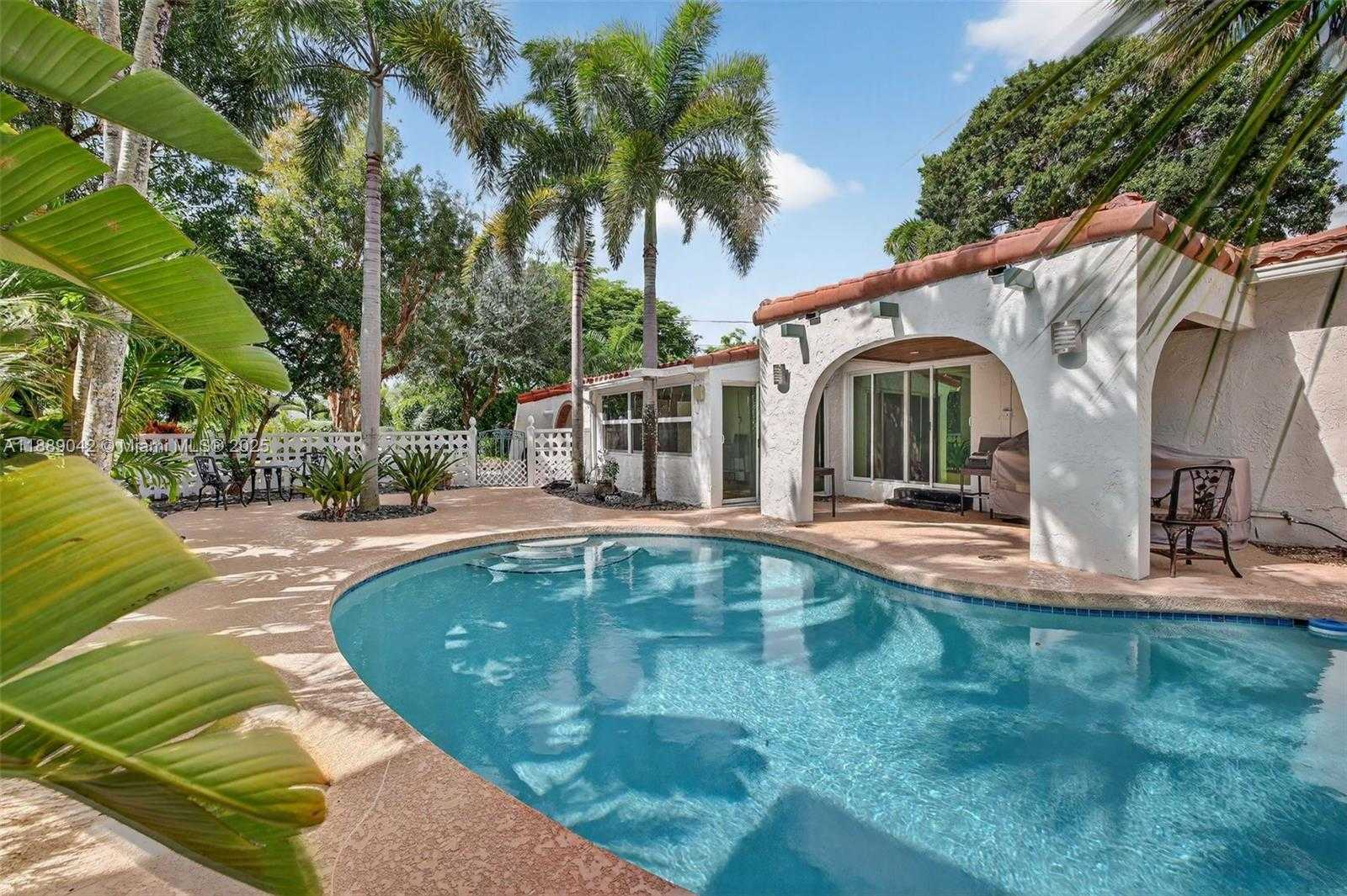 Small Image of 716 COCONUT DR, Fort Lauderdale Number 43
