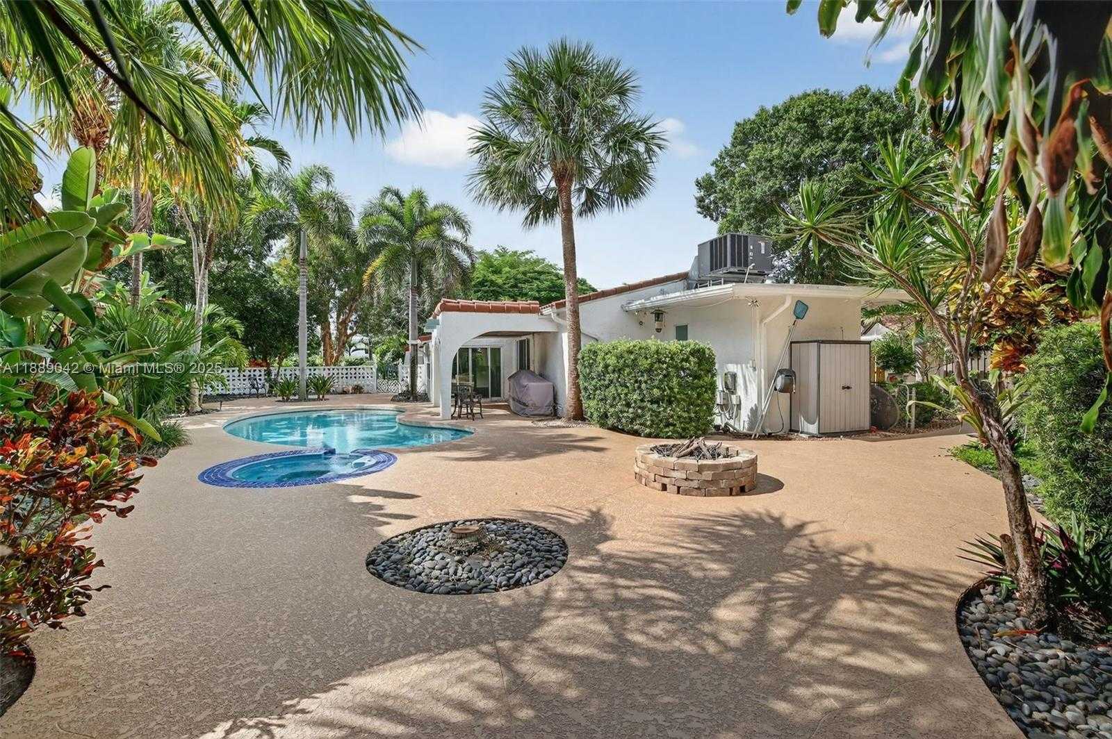 Small Image of 716 COCONUT DR, Fort Lauderdale Number 44