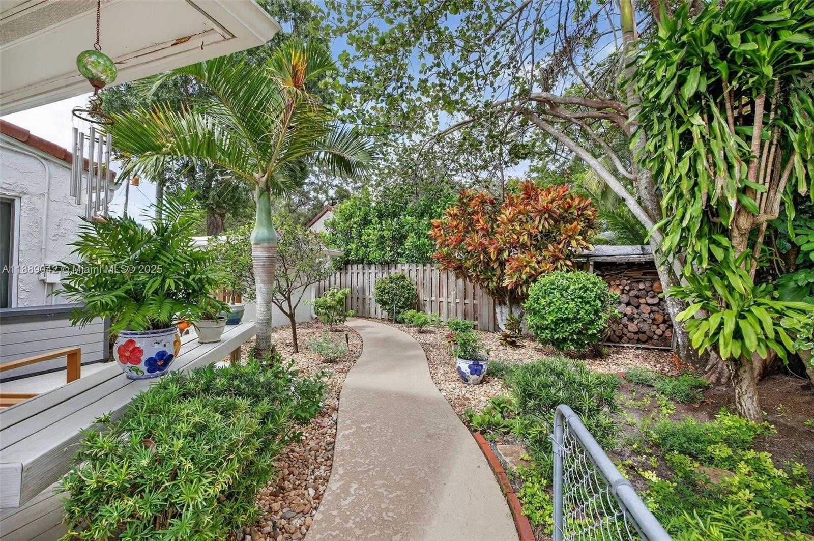 Small Image of 716 COCONUT DR, Fort Lauderdale Number 45
