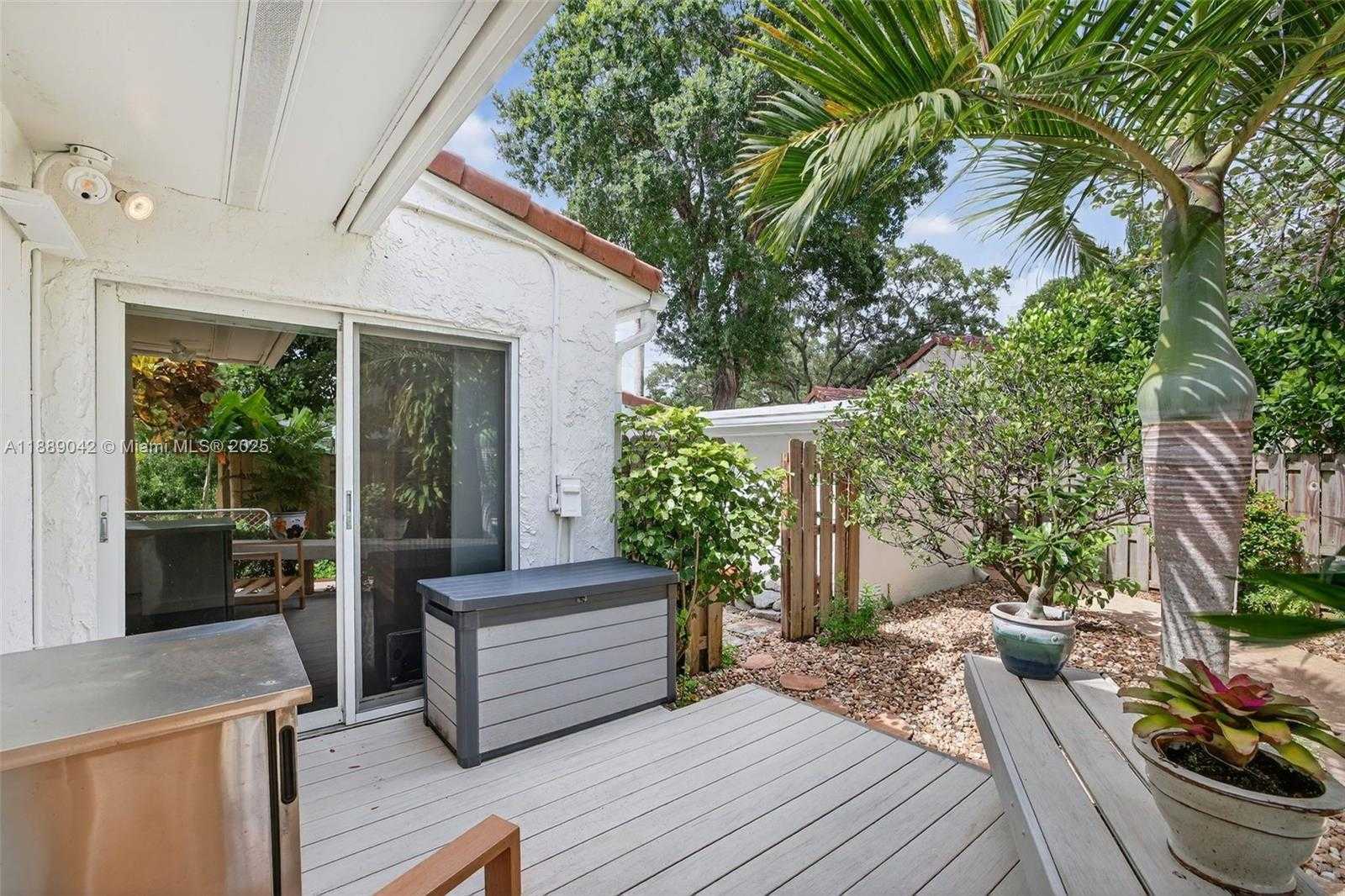 Small Image of 716 COCONUT DR, Fort Lauderdale Number 48