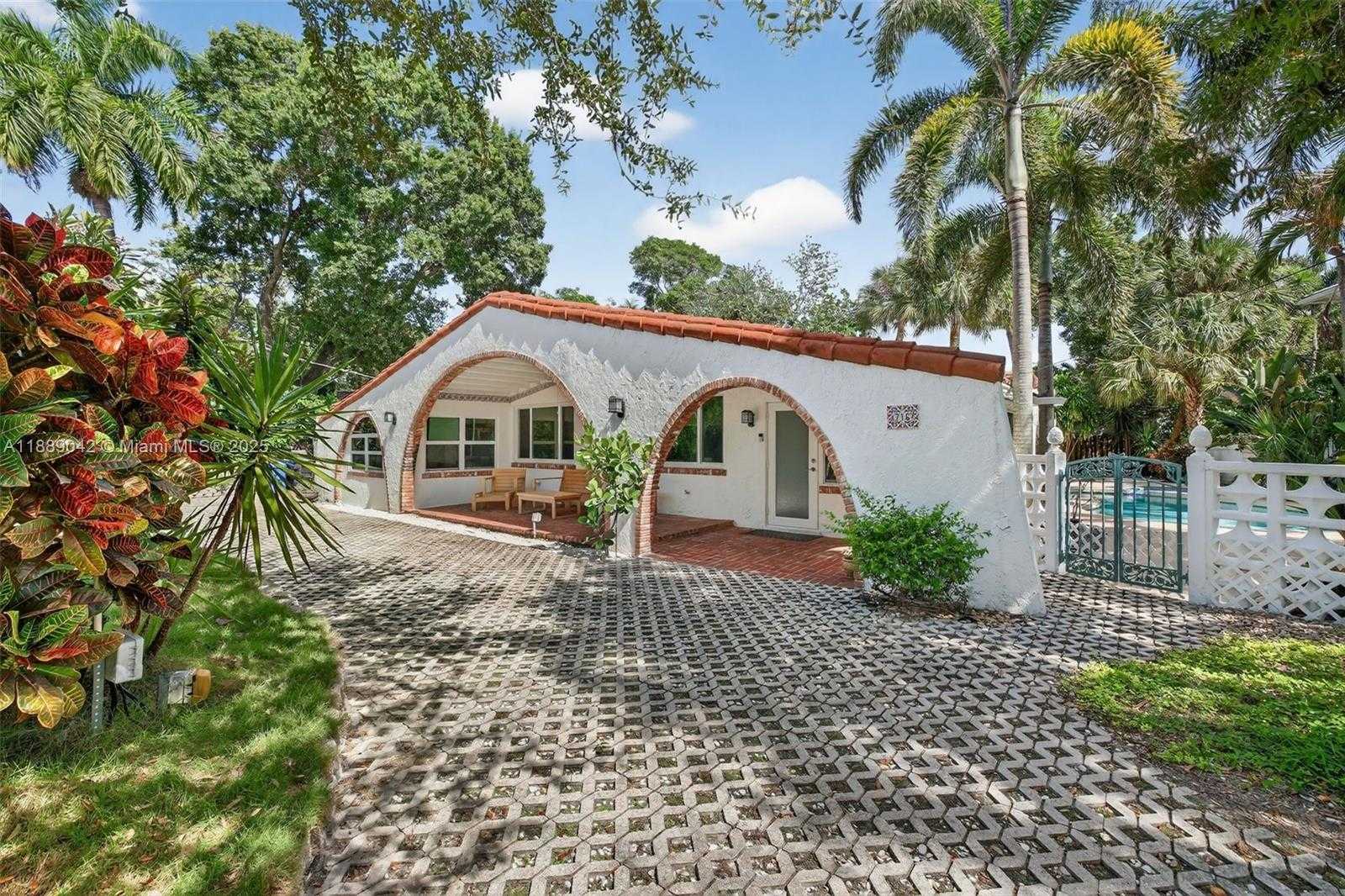 Small Image of 716 COCONUT DR, Fort Lauderdale Number 5