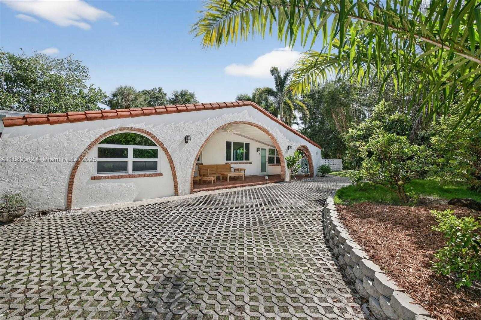 Small Image of 716 COCONUT DR, Fort Lauderdale Number 6