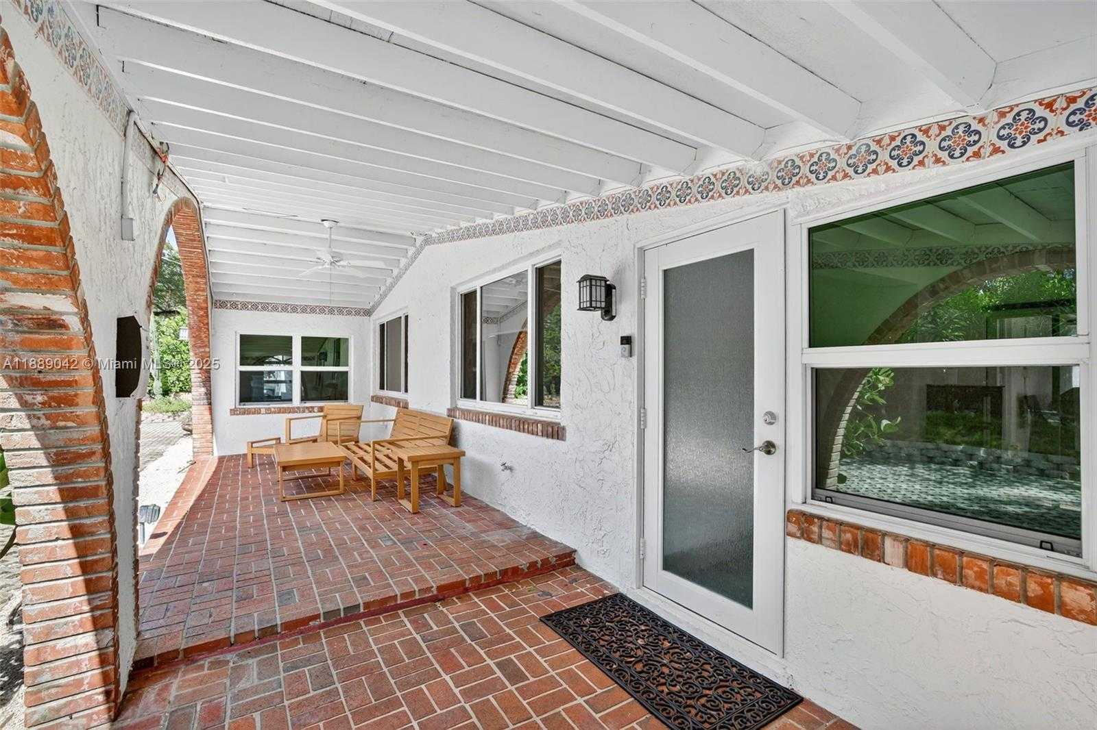 Small Image of 716 COCONUT DR, Fort Lauderdale Number 7