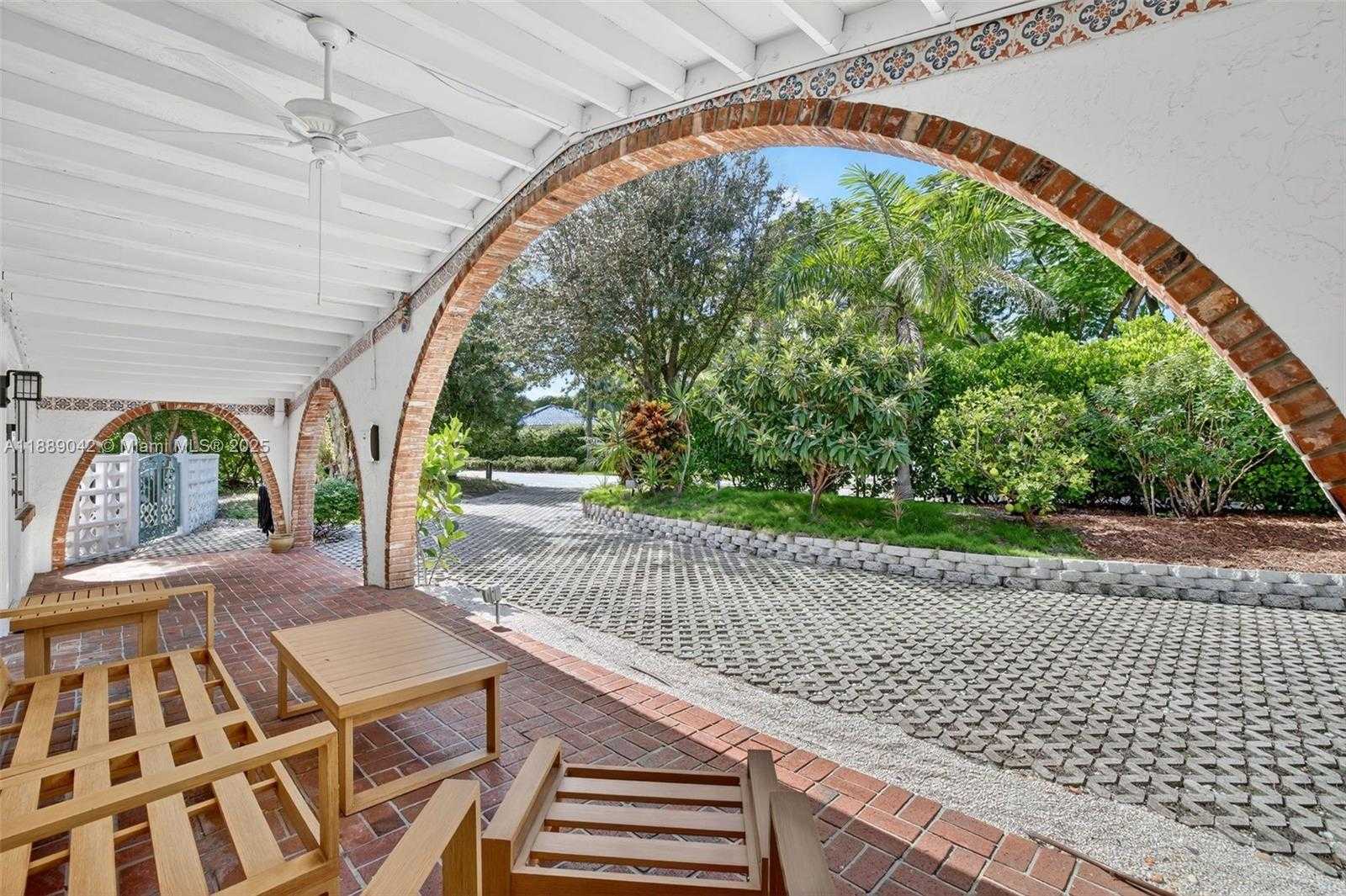 Small Image of 716 COCONUT DR, Fort Lauderdale Number 8