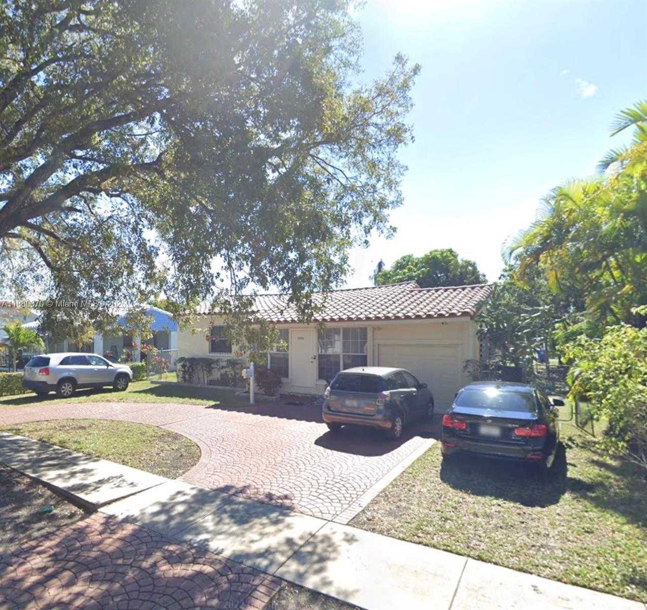 Small Image of 1852 FLETCHER ST, Hollywood Number 2