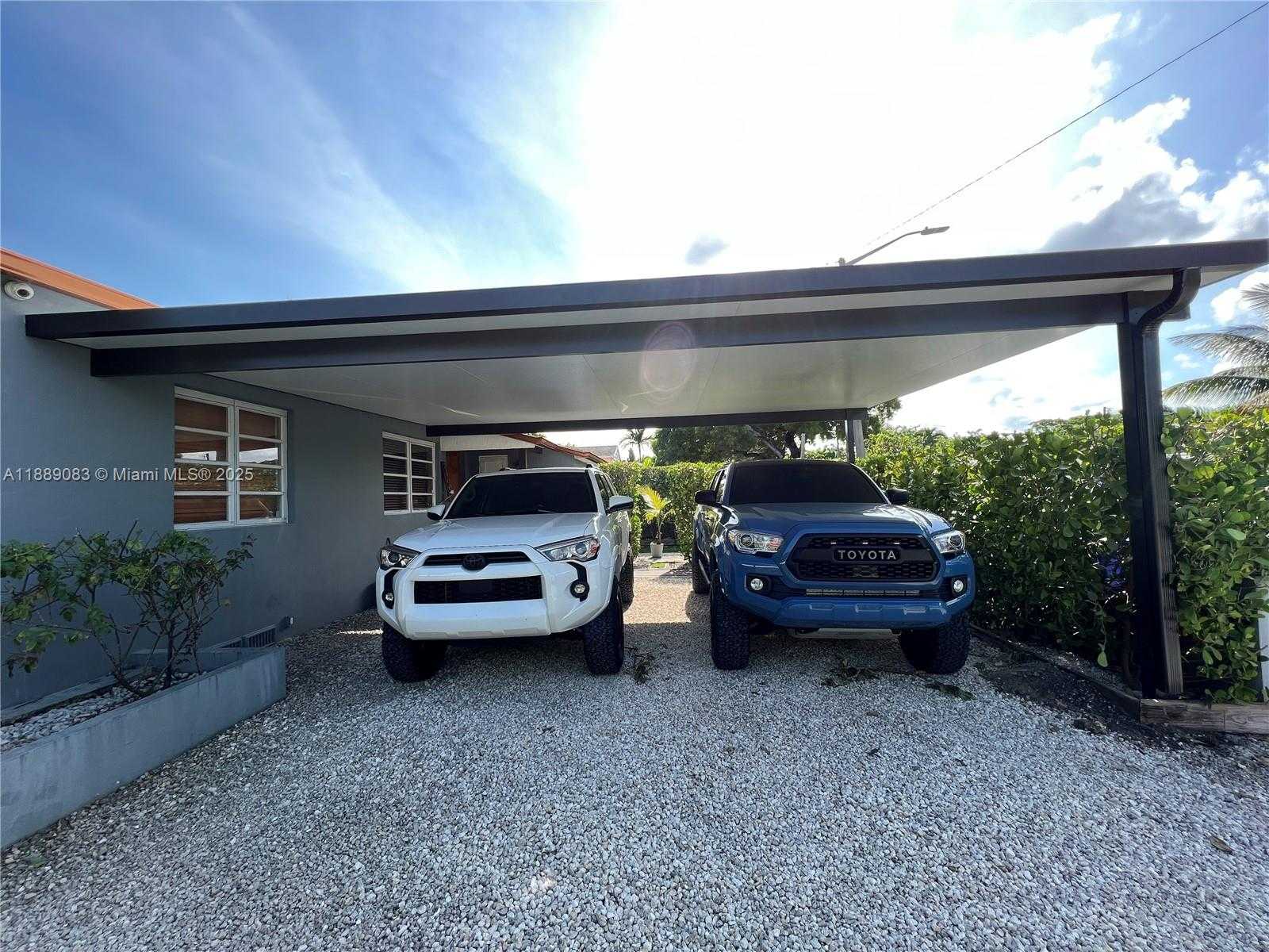 Small Image of 3160 SOUTH WEST 19TH TER, Miami Number 2