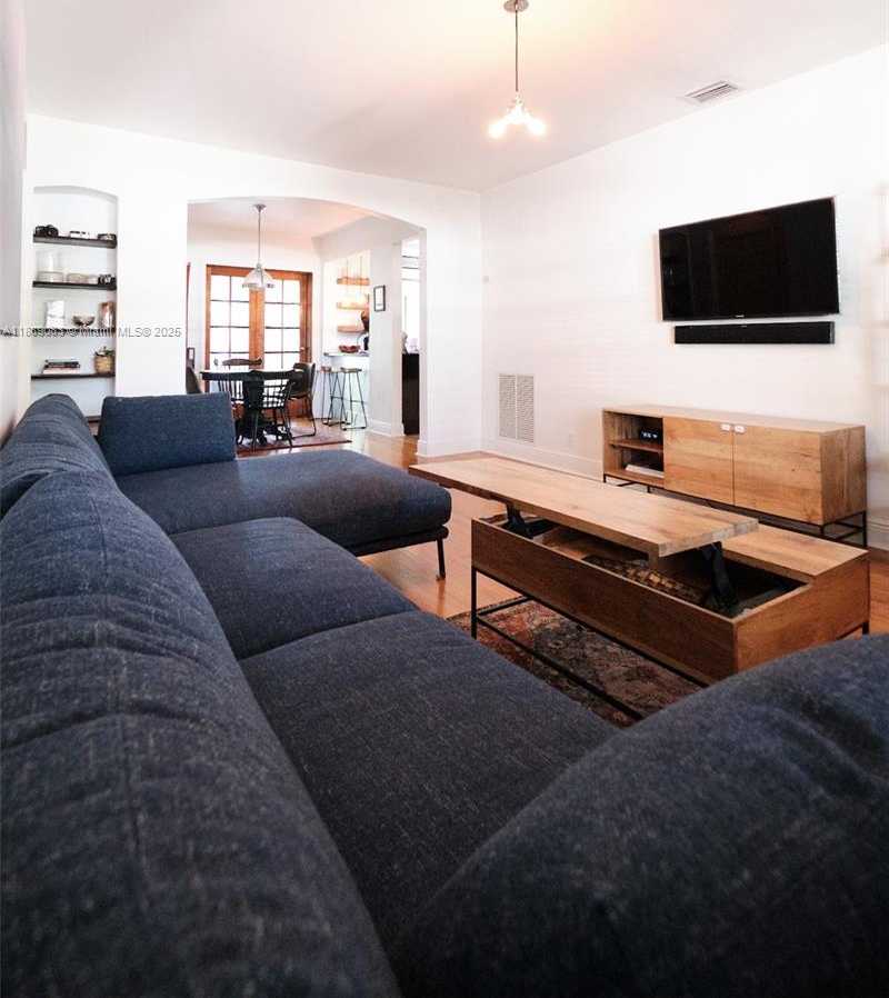 Small Image of 3160 SOUTH WEST 19TH TER, Miami Number 25