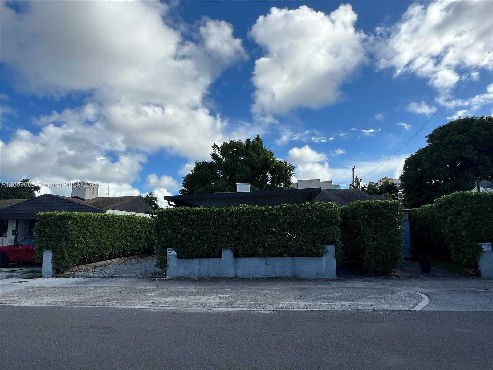 Small Image of 3160 SOUTH WEST 19TH TER, Miami Number 3