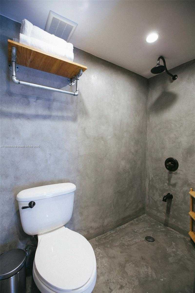 Small Image of 3160 SOUTH WEST 19TH TER, Miami Number 34