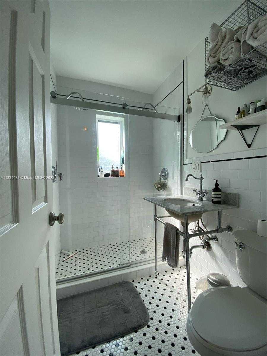 Small Image of 3160 SOUTH WEST 19TH TER, Miami Number 53