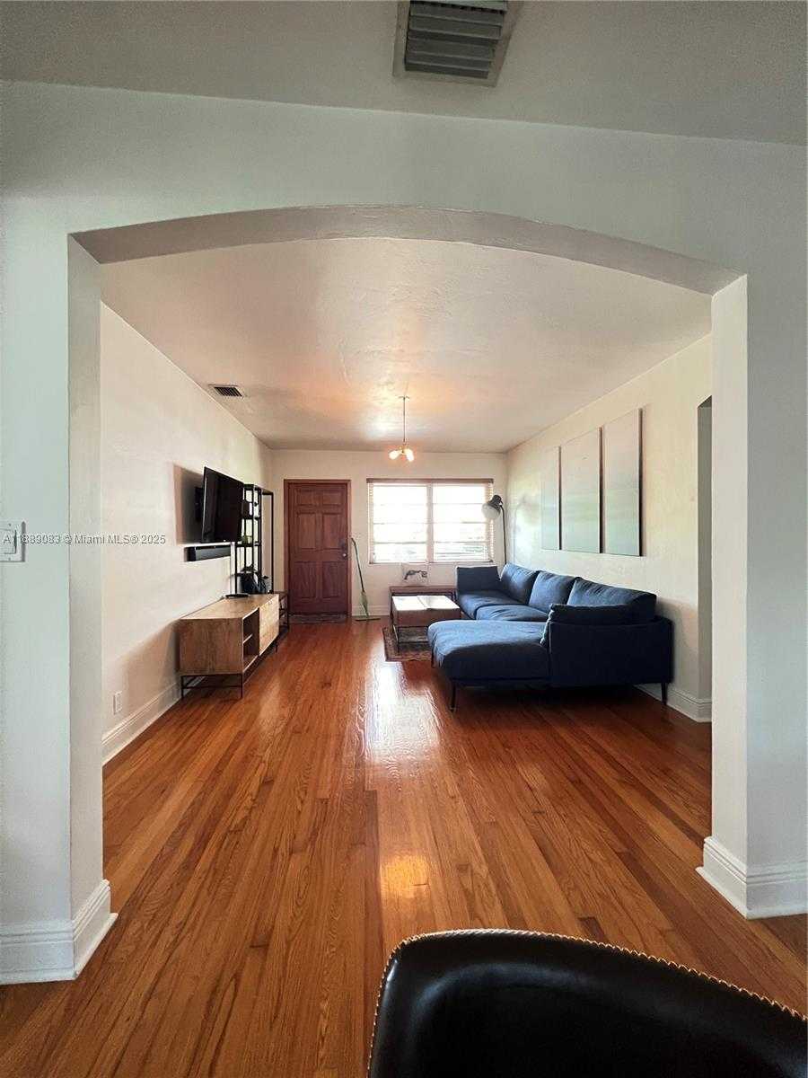 Small Image of 3160 SOUTH WEST 19TH TER, Miami Number 54