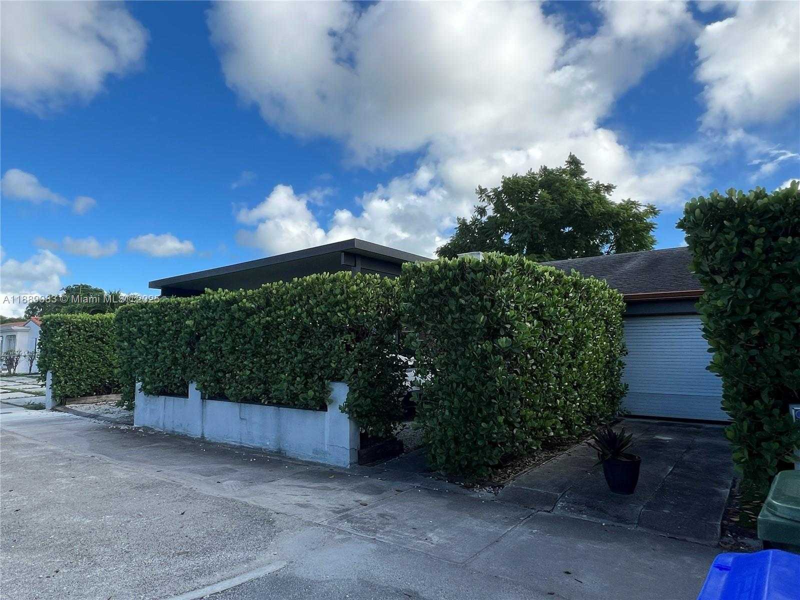 Small Image of 3160 SOUTH WEST 19TH TER, Miami Number 59