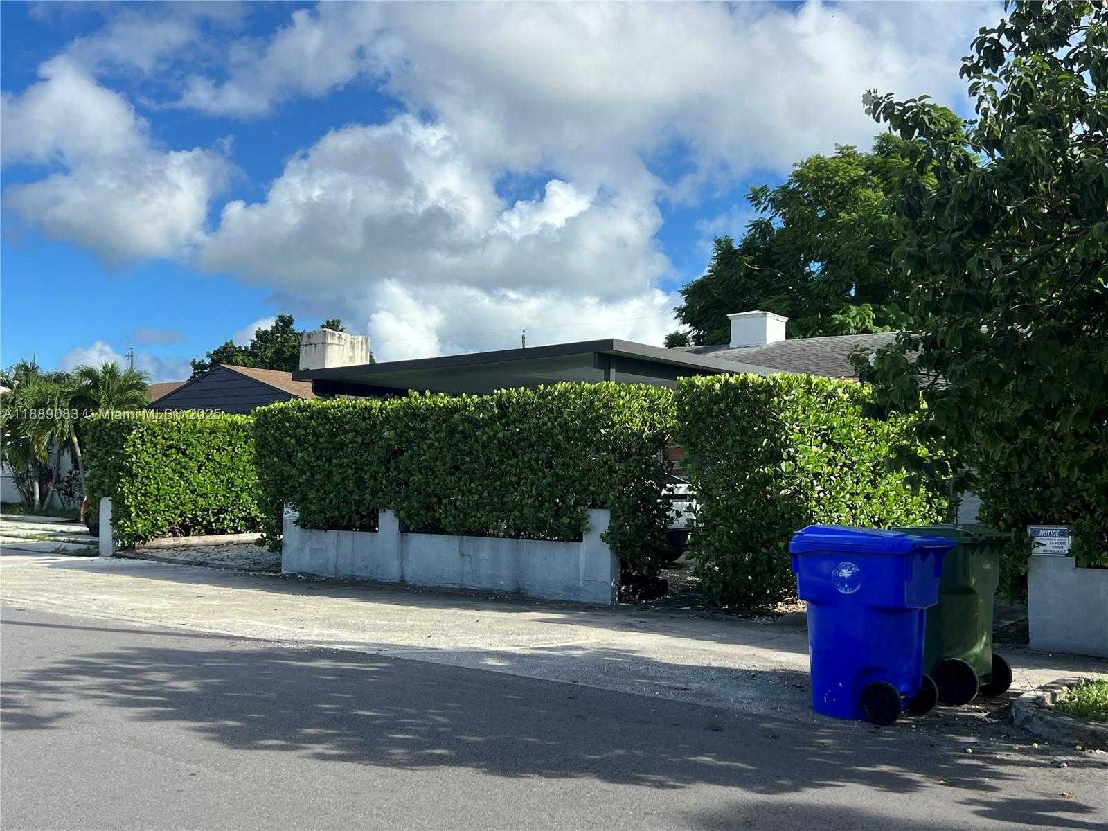 Small Image of 3160 SOUTH WEST 19TH TER, Miami Number 61