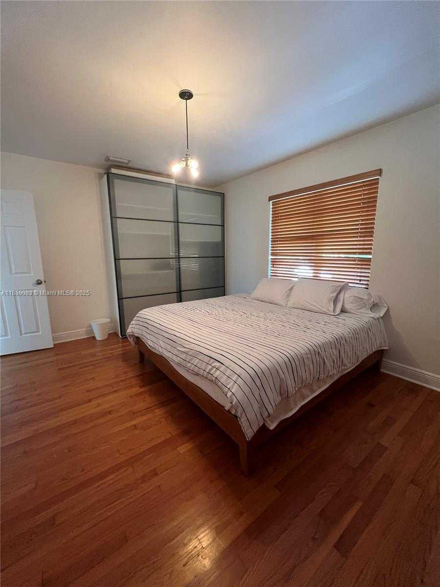Small Image of 3160 SOUTH WEST 19TH TER, Miami Number 63