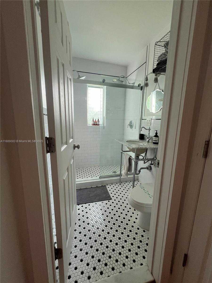 Small Image of 3160 SOUTH WEST 19TH TER, Miami Number 64