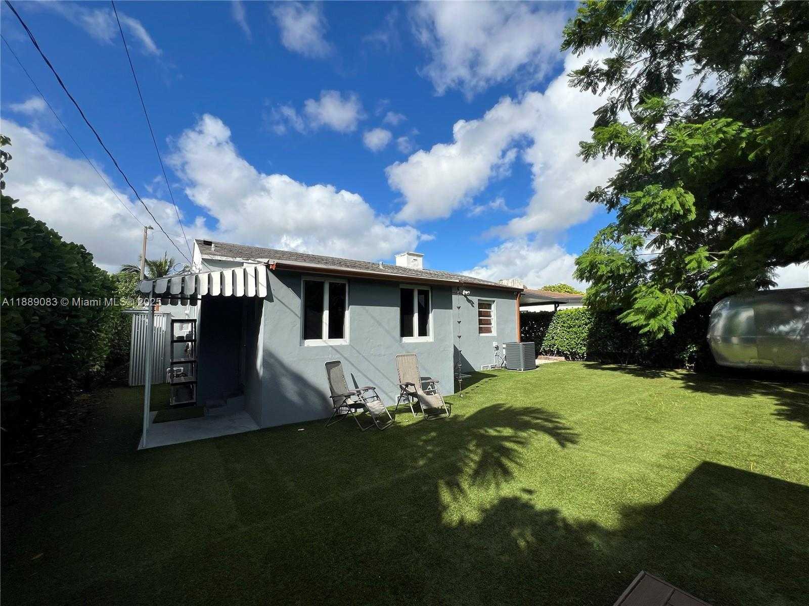 Small Image of 3160 SOUTH WEST 19TH TER, Miami Number 72