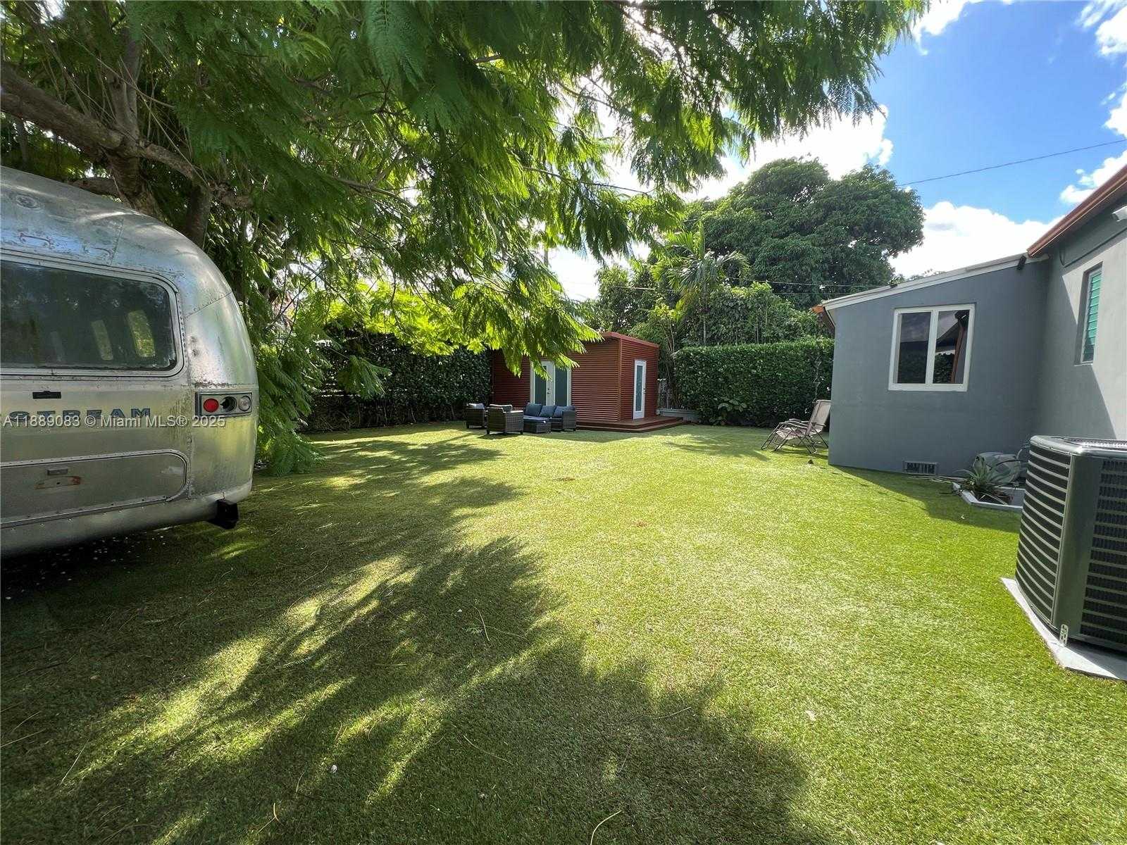 Small Image of 3160 SOUTH WEST 19TH TER, Miami Number 75