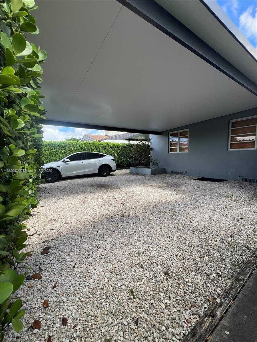 Small Image of 3160 SOUTH WEST 19TH TER, Miami Number 79