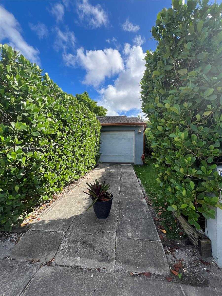 Small Image of 3160 SOUTH WEST 19TH TER, Miami Number 80