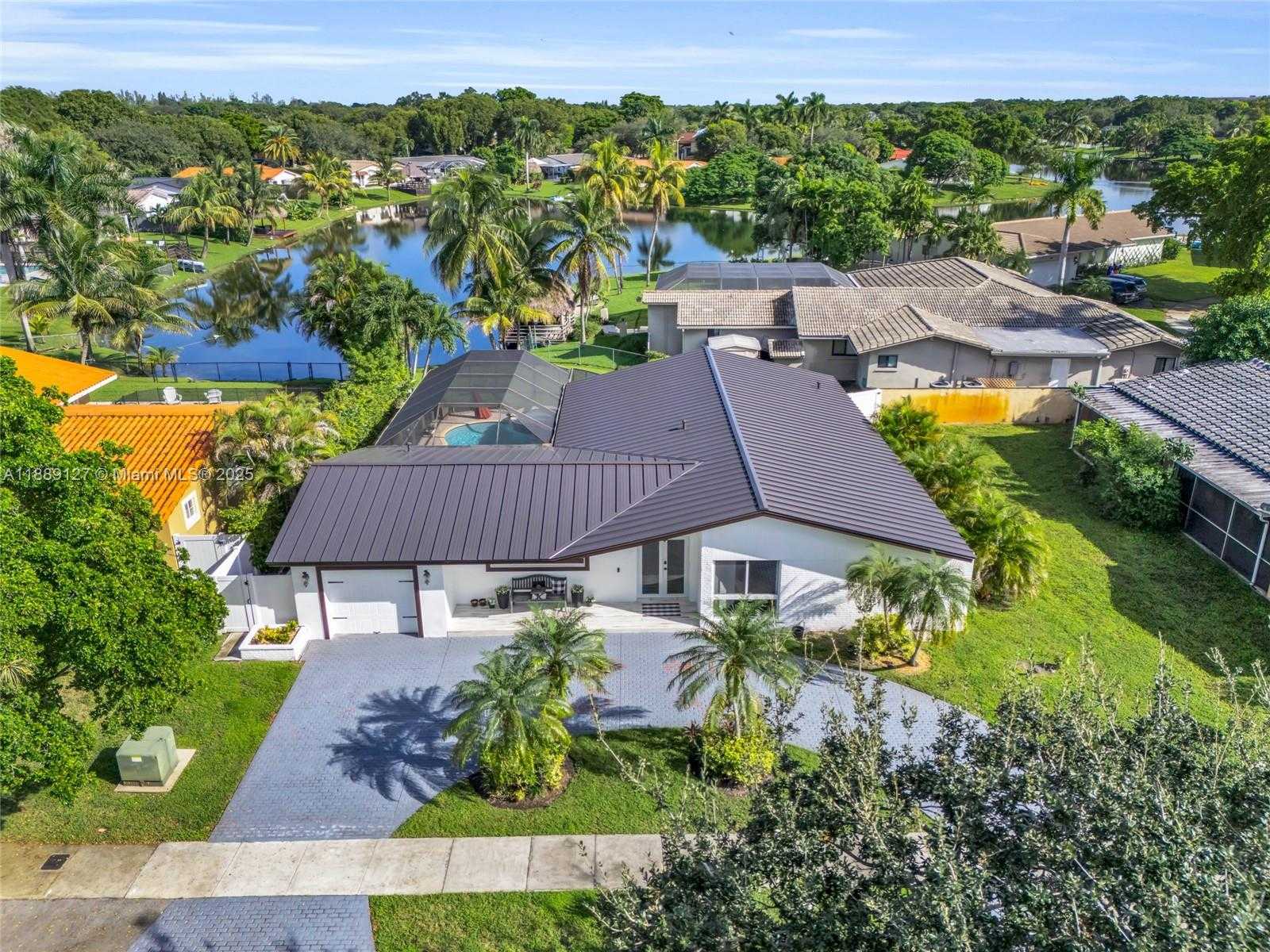 Small Image of 7211 BAMBOO ST, Miami Lakes Number 2