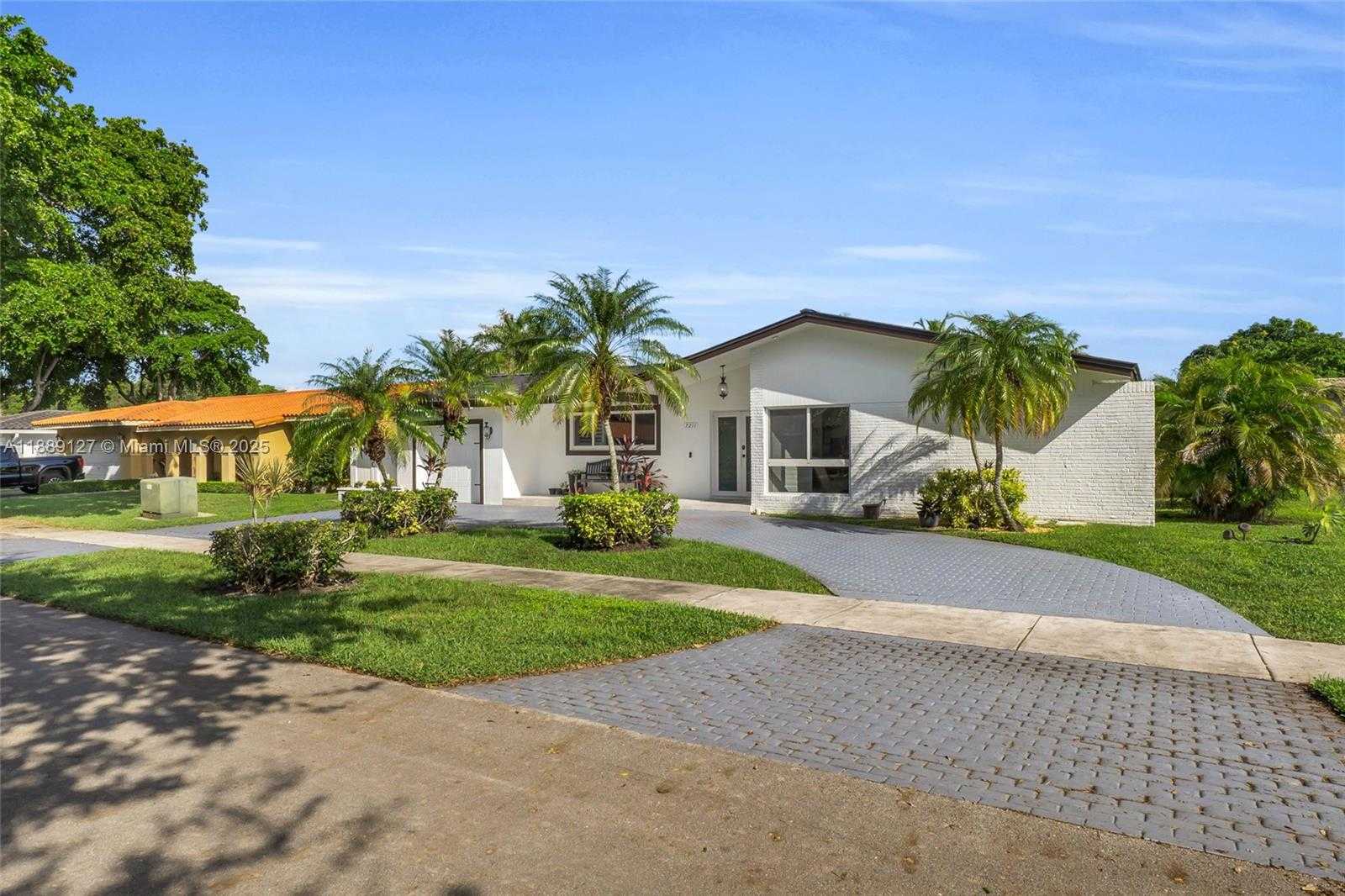 Small Image of 7211 BAMBOO ST, Miami Lakes Number 5