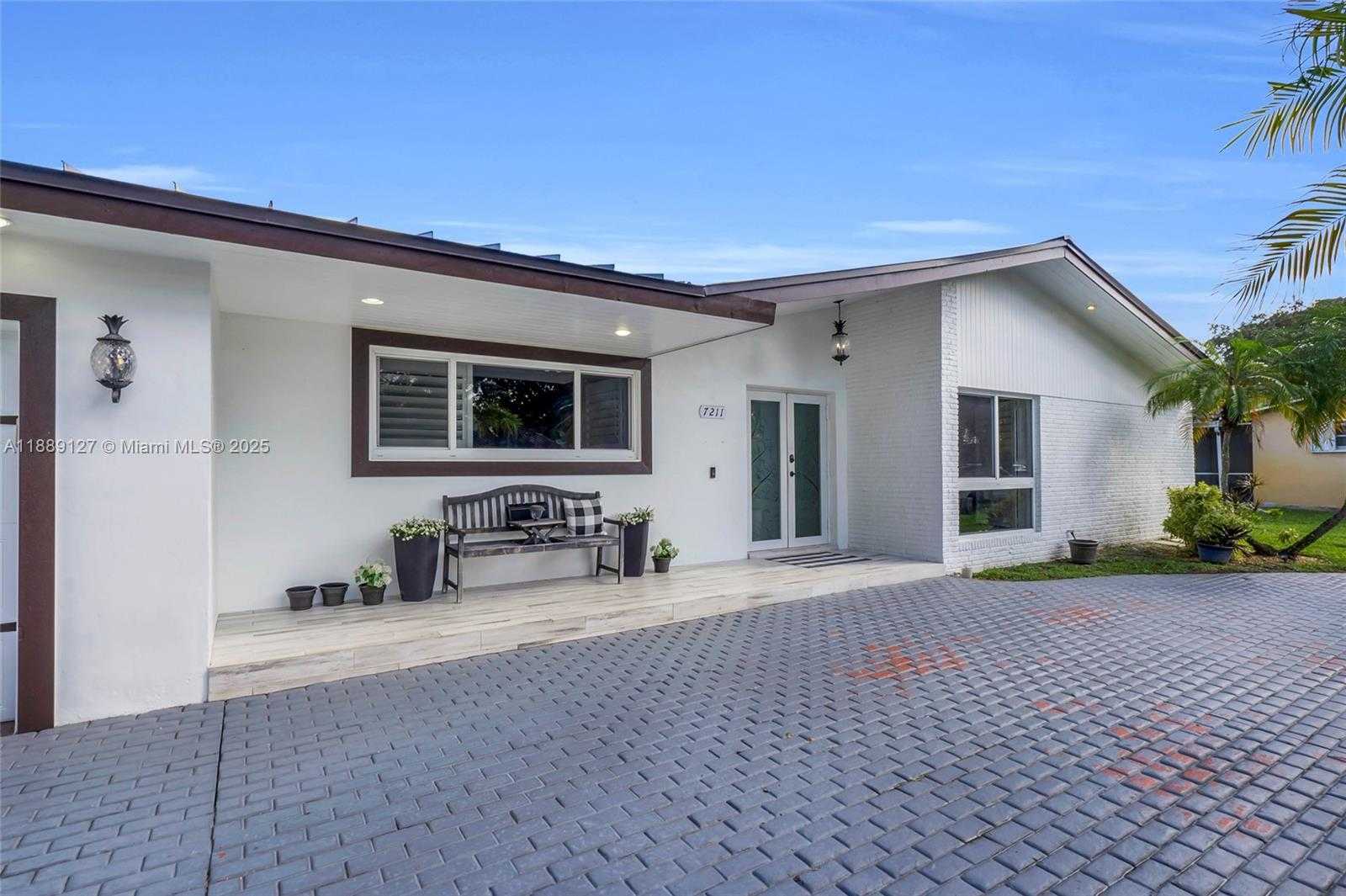 Small Image of 7211 BAMBOO ST, Miami Lakes Number 7