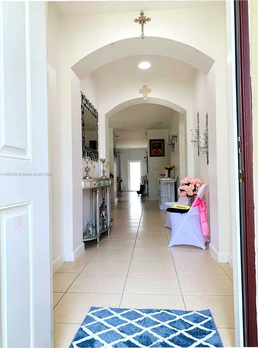 Small Image of 24042 SOUTH WEST 114TH PL, Homestead Number 2