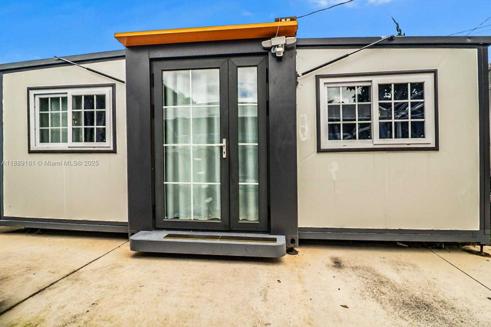 Small Image of 4220 NORTH WEST 23RD AVE, Miami Number 17