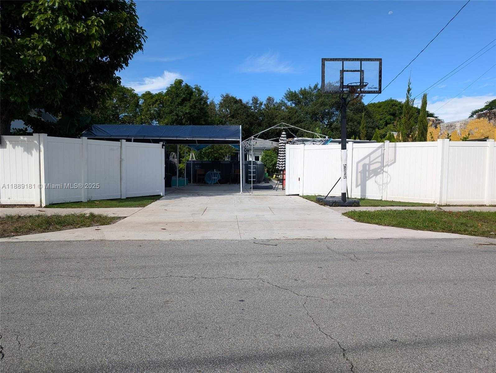 Small Image of 4220 NORTH WEST 23RD AVE, Miami Number 25