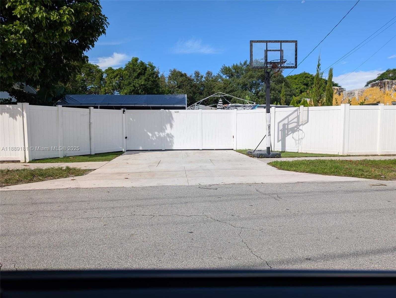 Small Image of 4220 NORTH WEST 23RD AVE, Miami Number 26