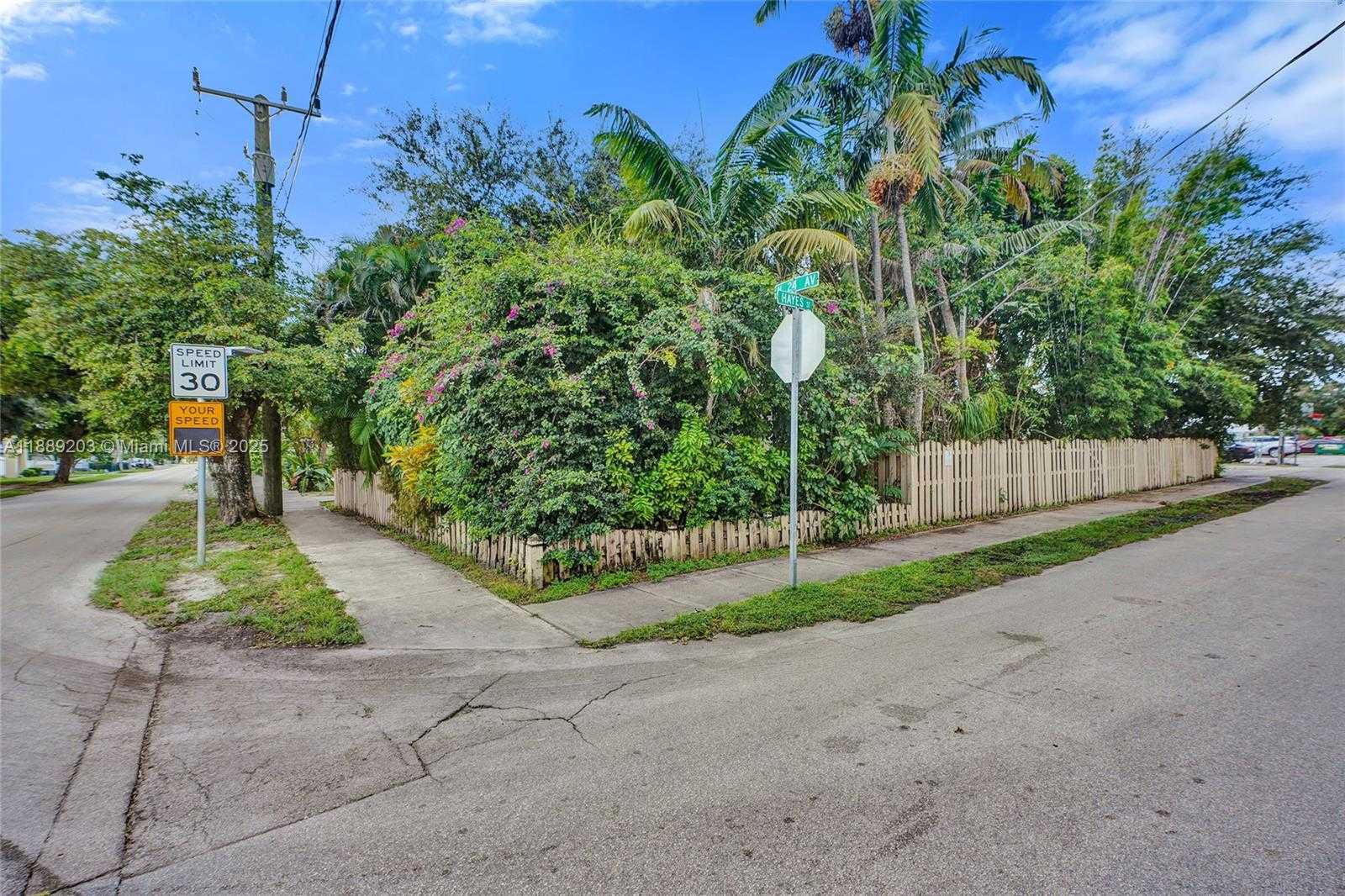 Small Image of 1024 NORTH 24TH AVE, Hollywood Number 16