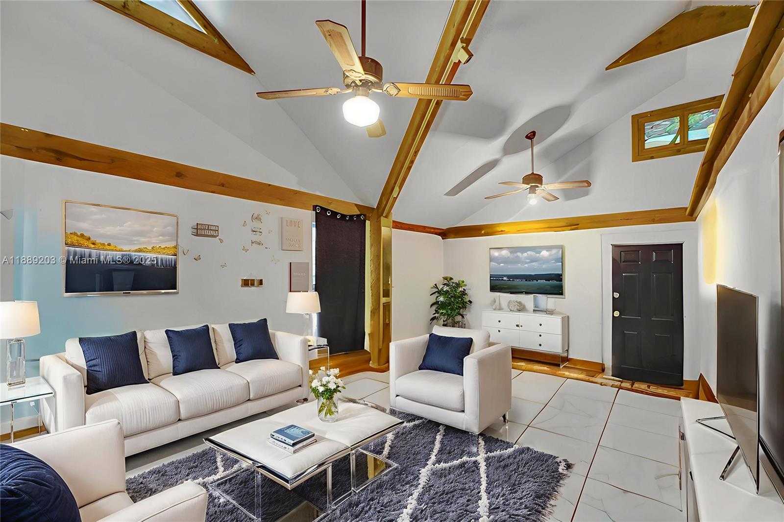 Small Image of 1024 NORTH 24TH AVE, Hollywood Number 2