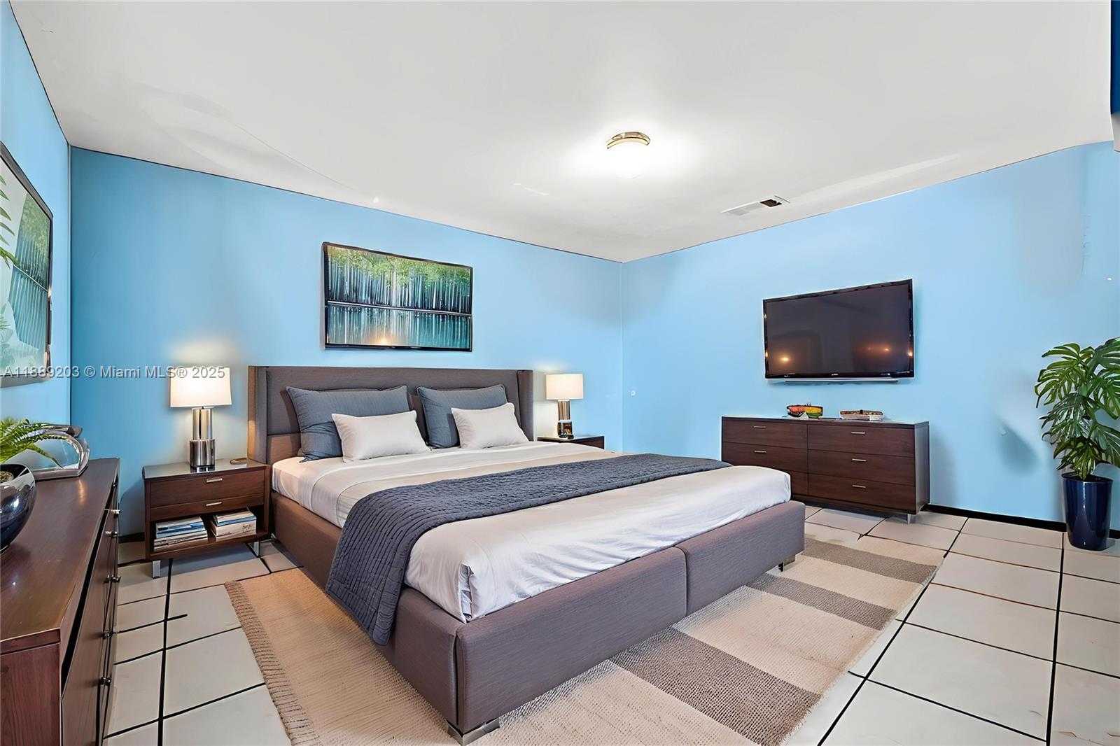 Small Image of 1024 NORTH 24TH AVE, Hollywood Number 3