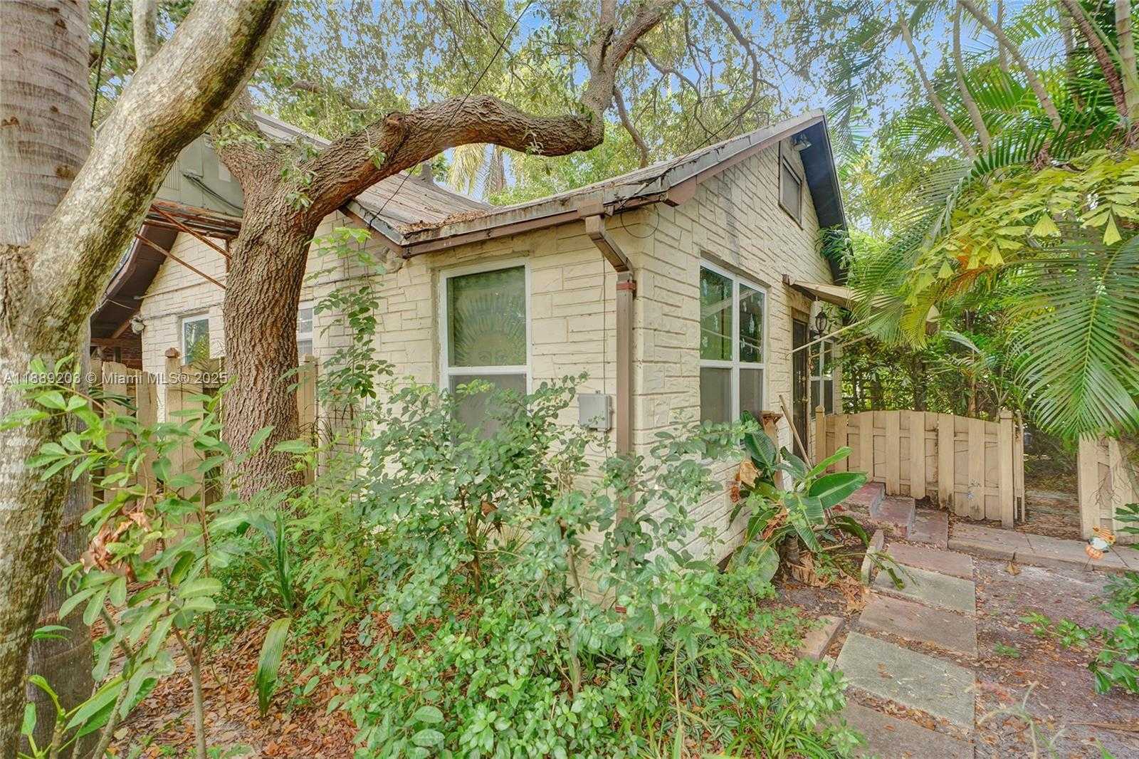 Small Image of 1024 NORTH 24TH AVE, Hollywood Number 31