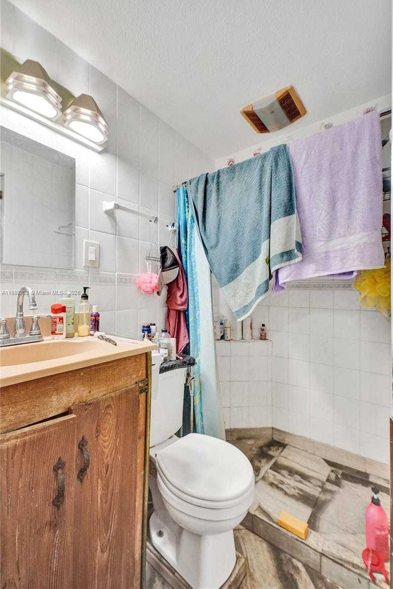 Small Image of 1024 NORTH 24TH AVE, Hollywood Number 38