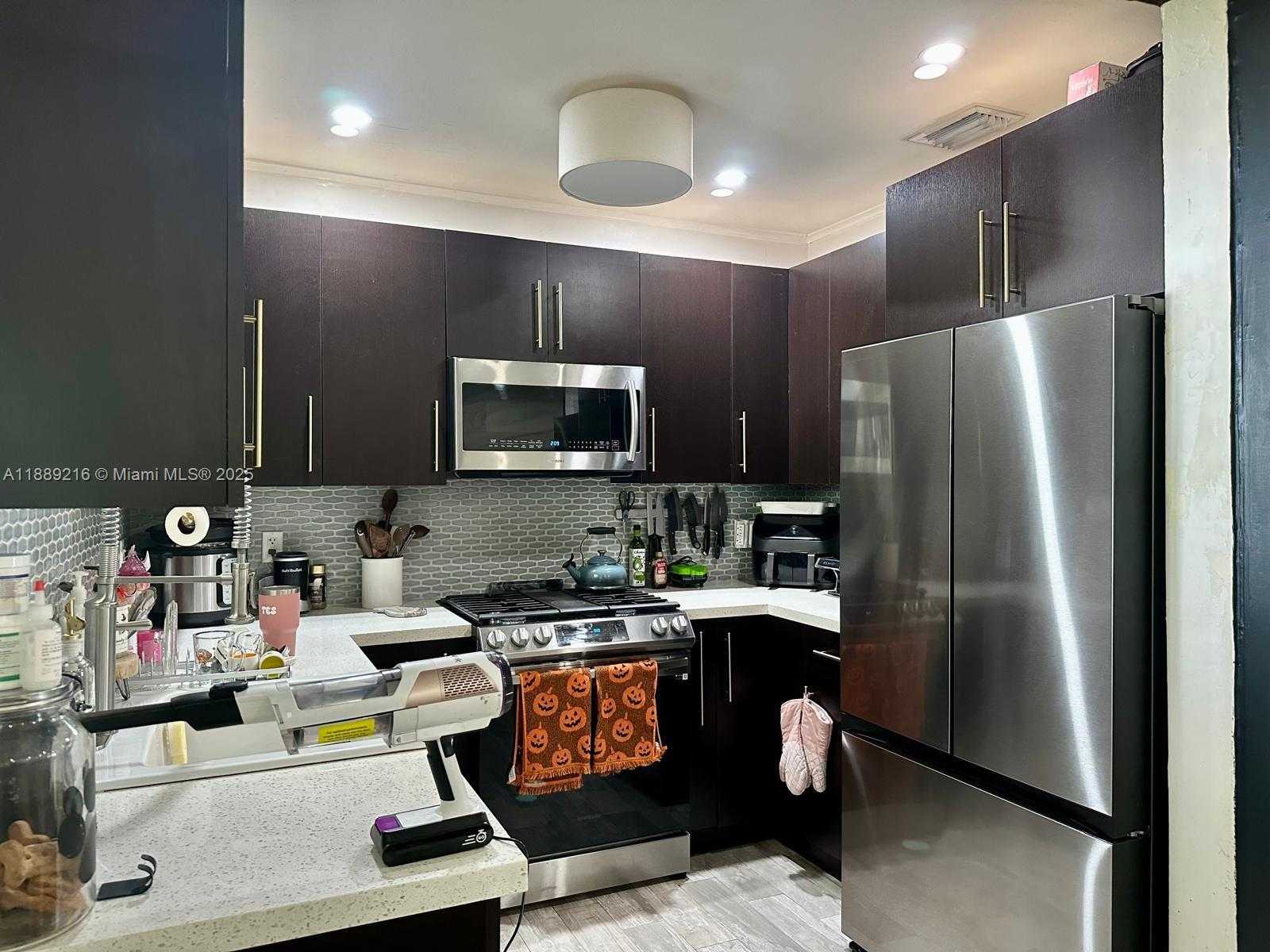 Small Image of 651 EAST 38TH ST, Hialeah Number 12