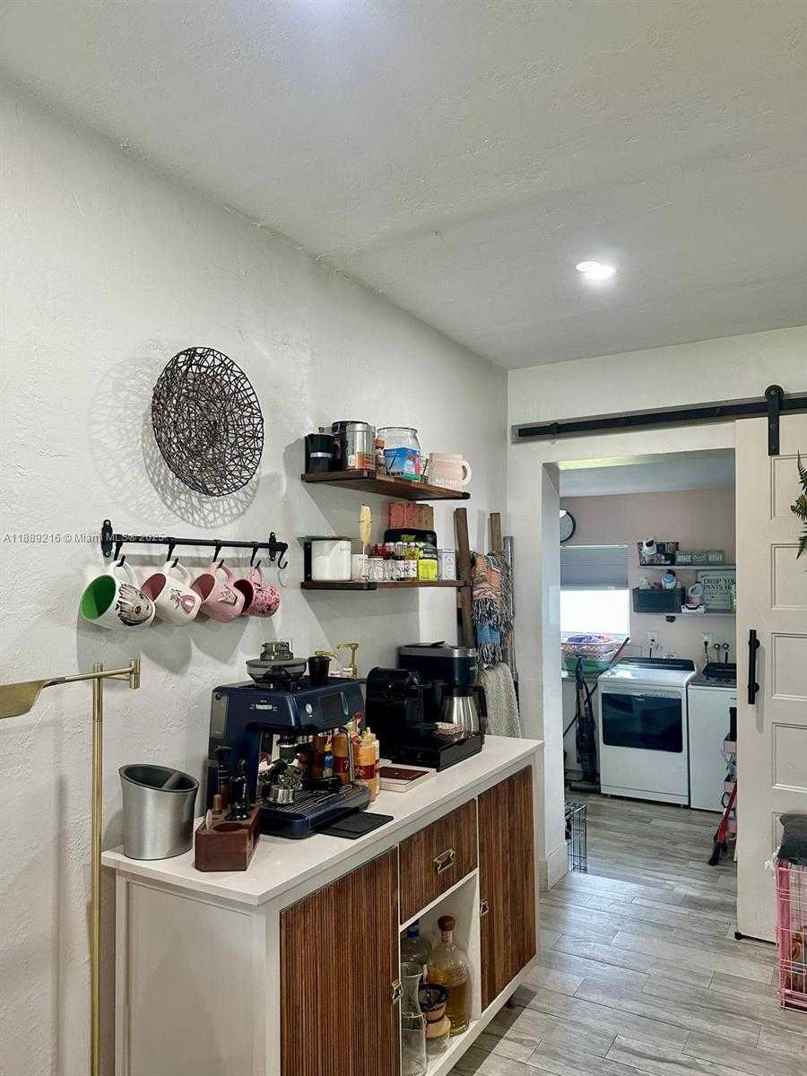 Small Image of 651 EAST 38TH ST, Hialeah Number 15