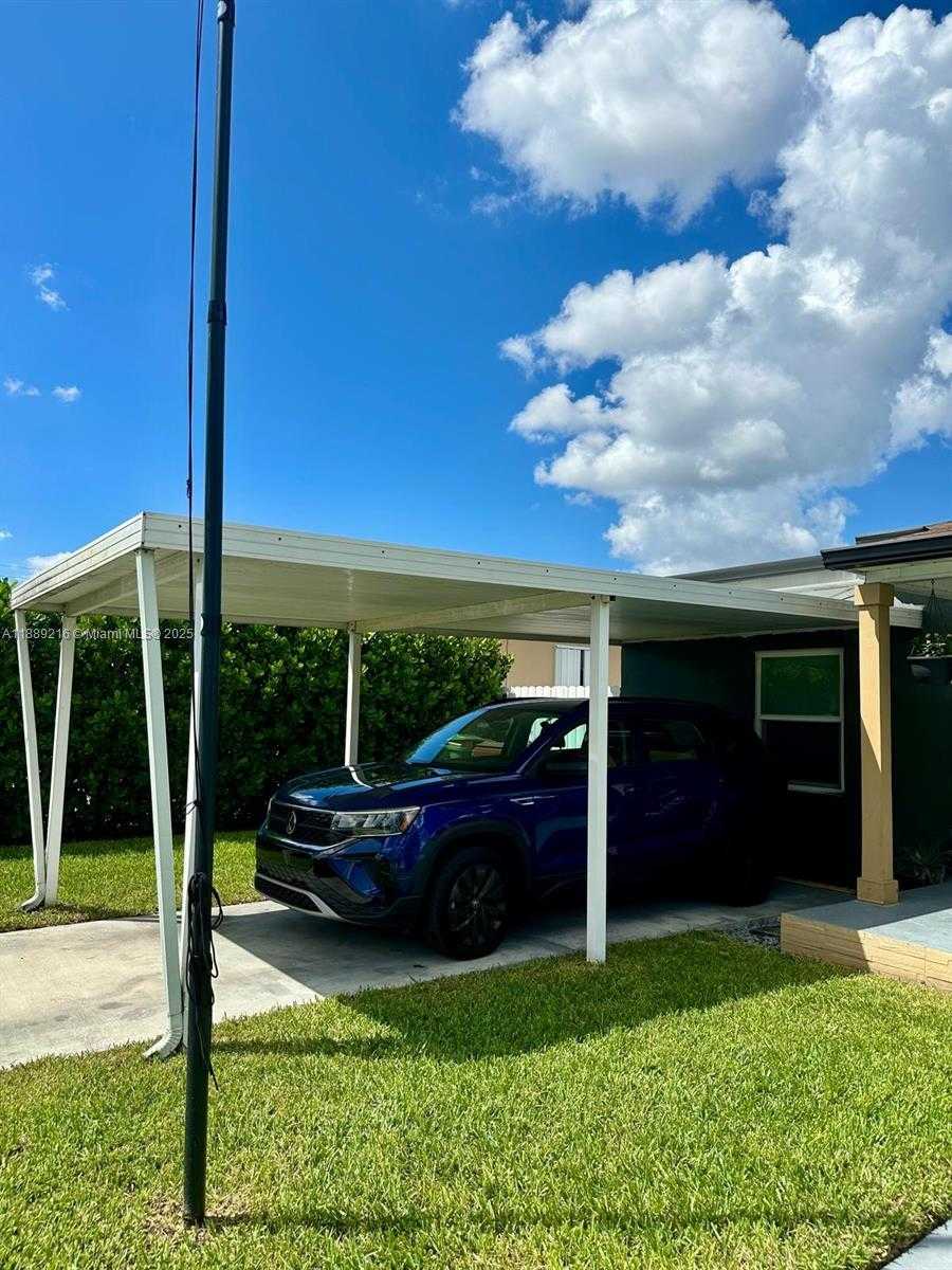 Small Image of 651 EAST 38TH ST, Hialeah Number 2