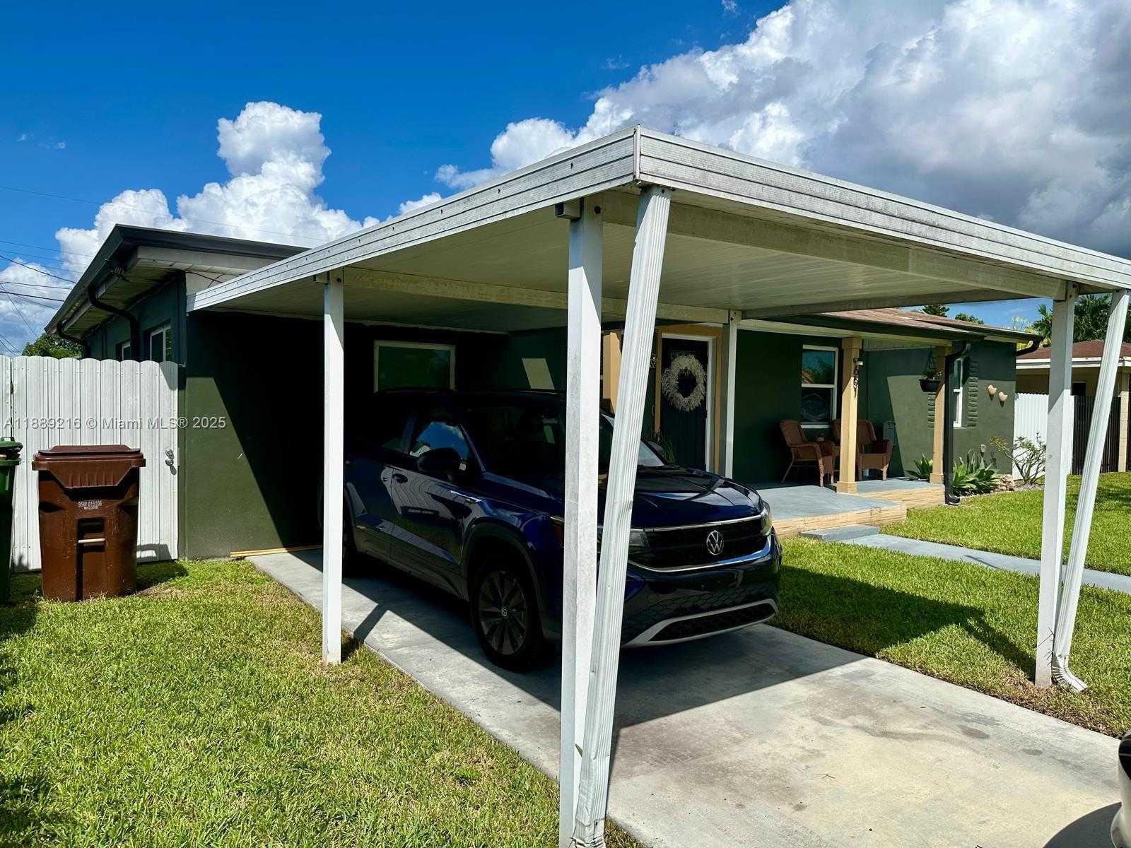 Small Image of 651 EAST 38TH ST, Hialeah Number 3