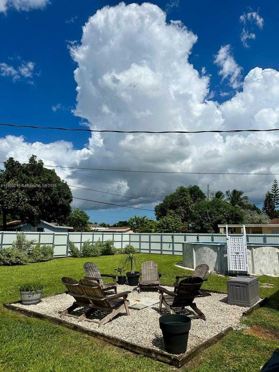 Small Image of 651 EAST 38TH ST, Hialeah Number 39